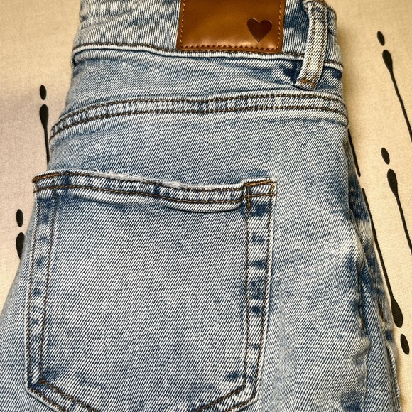 Joe Fresh X Jillian Harris High rise, straight jeans. Size 25. - Picture 2 of 11